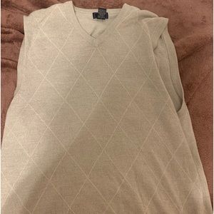 dockers tan and white vest